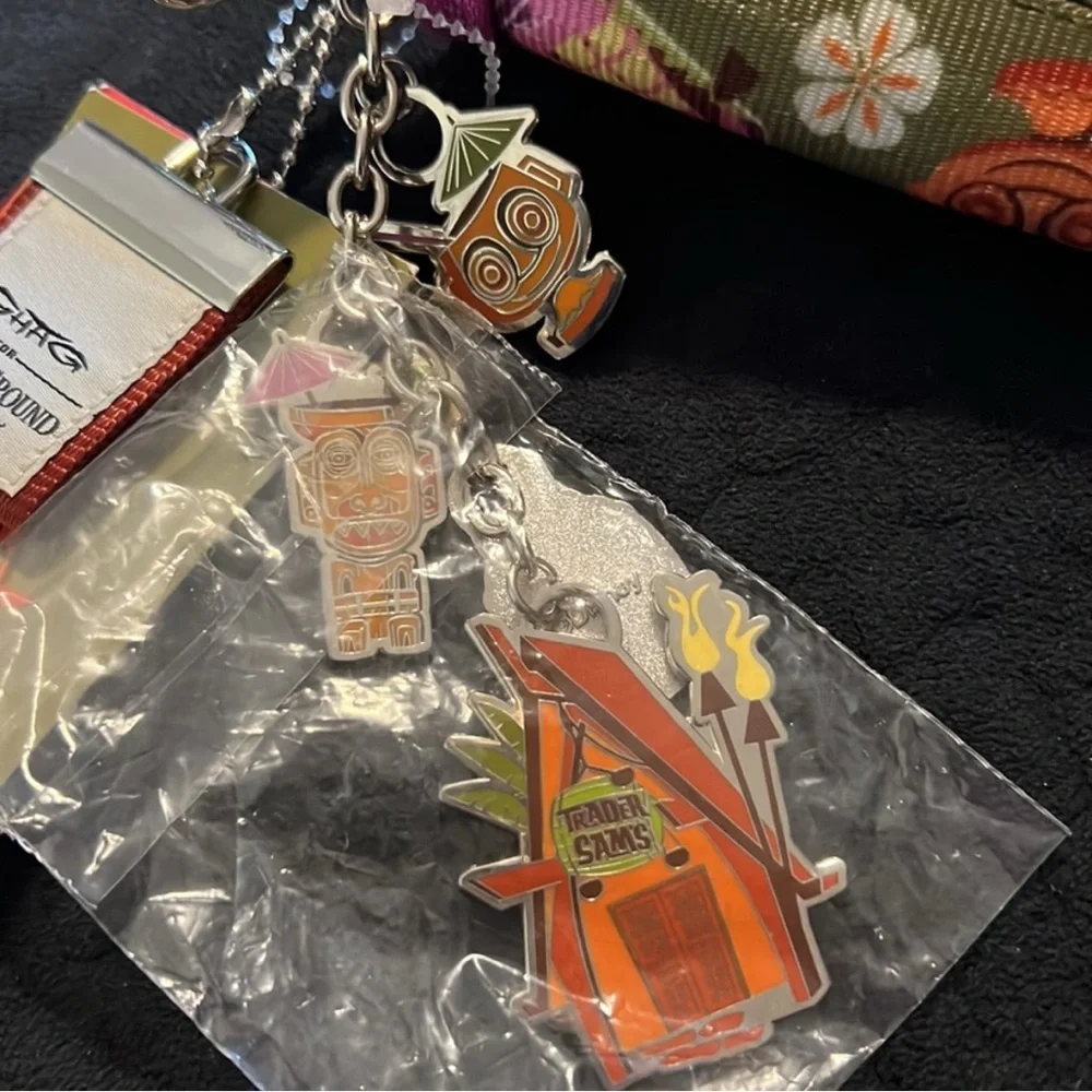 Harveys Trader Sams Wonderground Gallery Seatbelt Shag Grotto Classic Wallet NWT - Picture 2 of 4